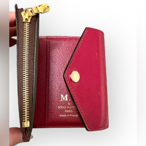 LOUIS VUITTON Portefeuille Zoe Trifold Wallet, Monogram, Fuchsia - Picture 11 of 16